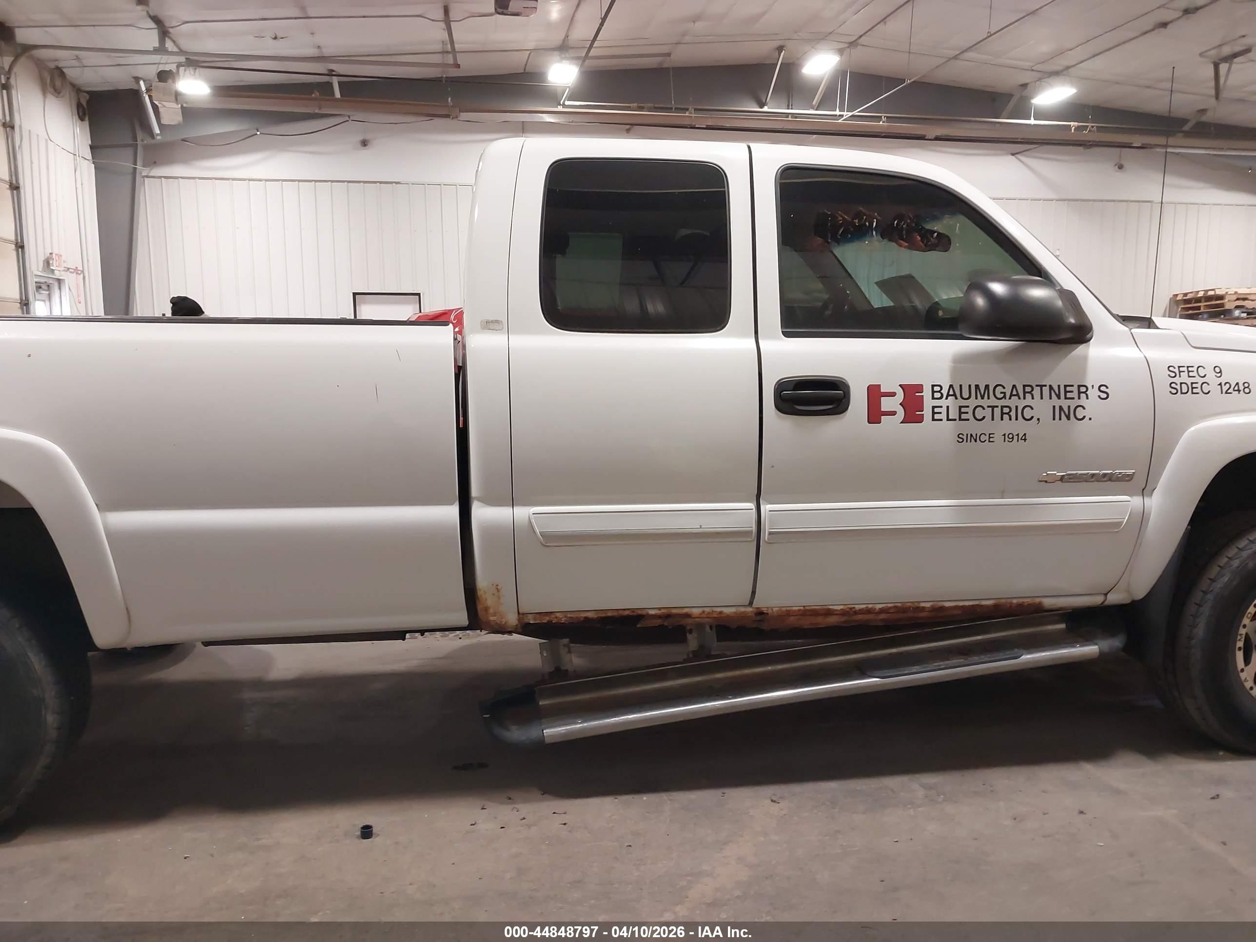 2005 Chevrolet Silverado 2500hd Ls White vin: 1GCHK29UX5E201428
