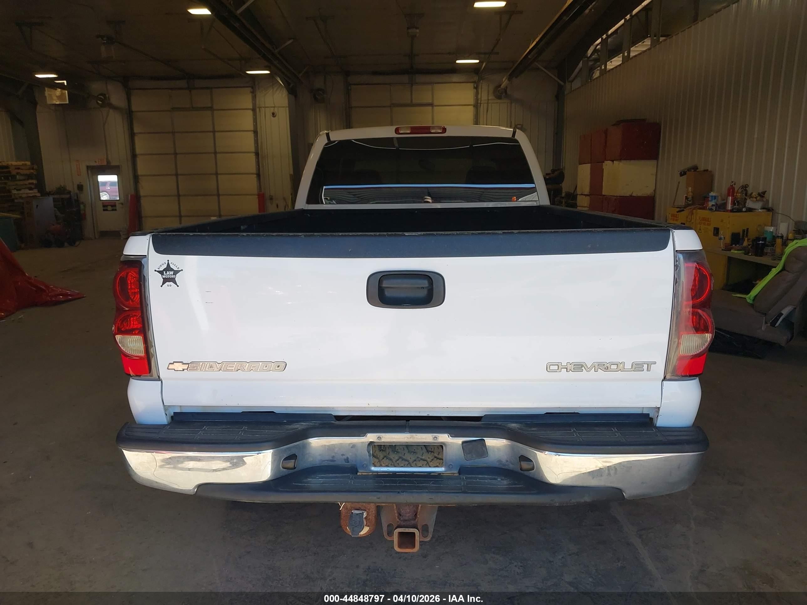 2005 Chevrolet Silverado 2500hd Ls White vin: 1GCHK29UX5E201428