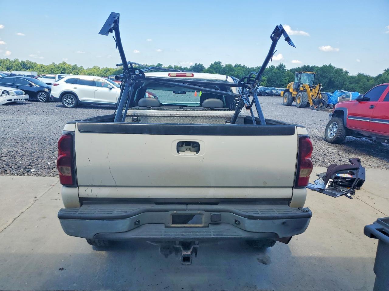 2005 Chevrolet Silverado K2500 Heavy Duty Белый vin: 1GCHK29UX5E310360