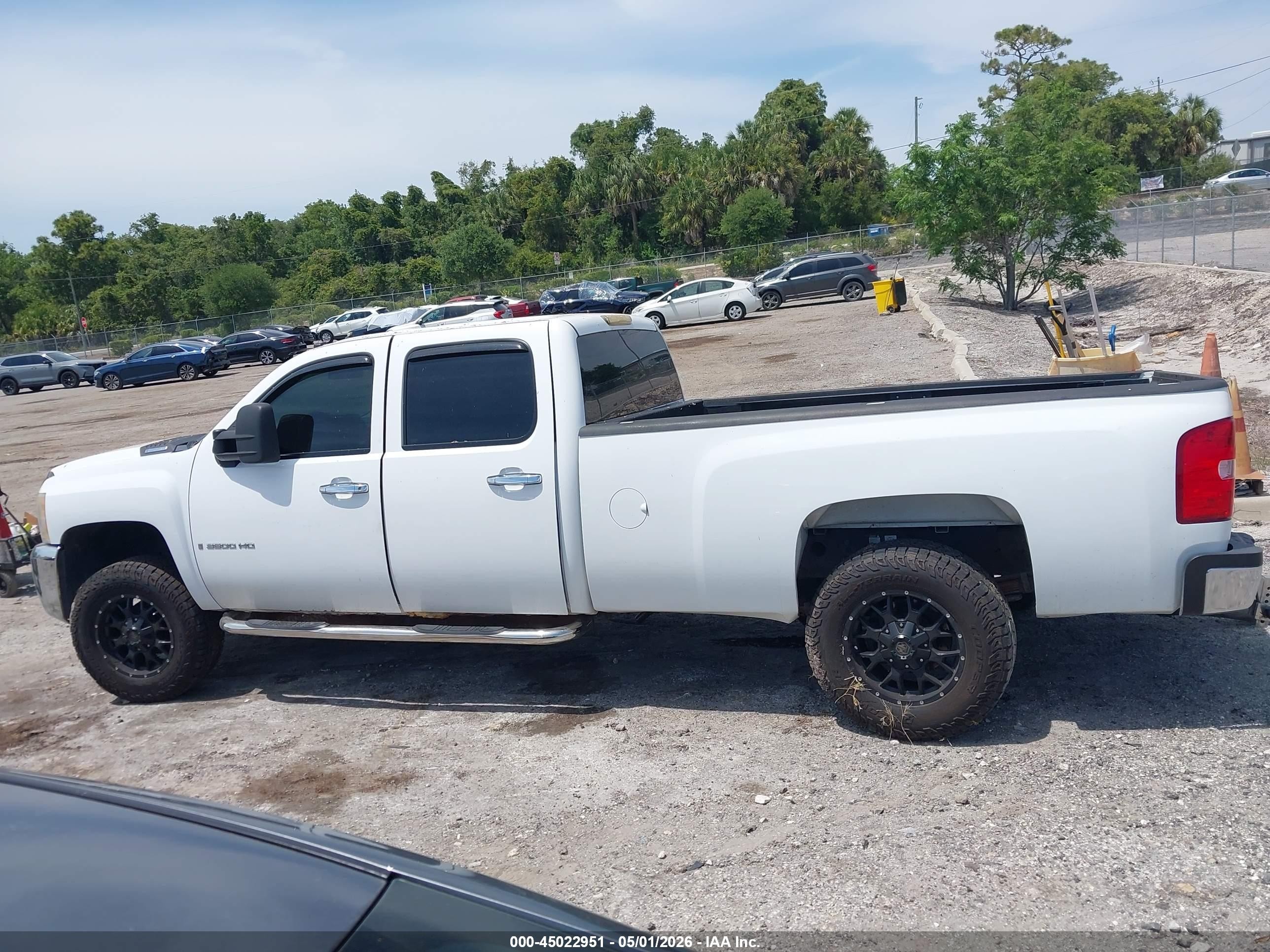 2007 Chevrolet Silverado 3500 Work Truck Белый vin: 1GCHK33627F527818