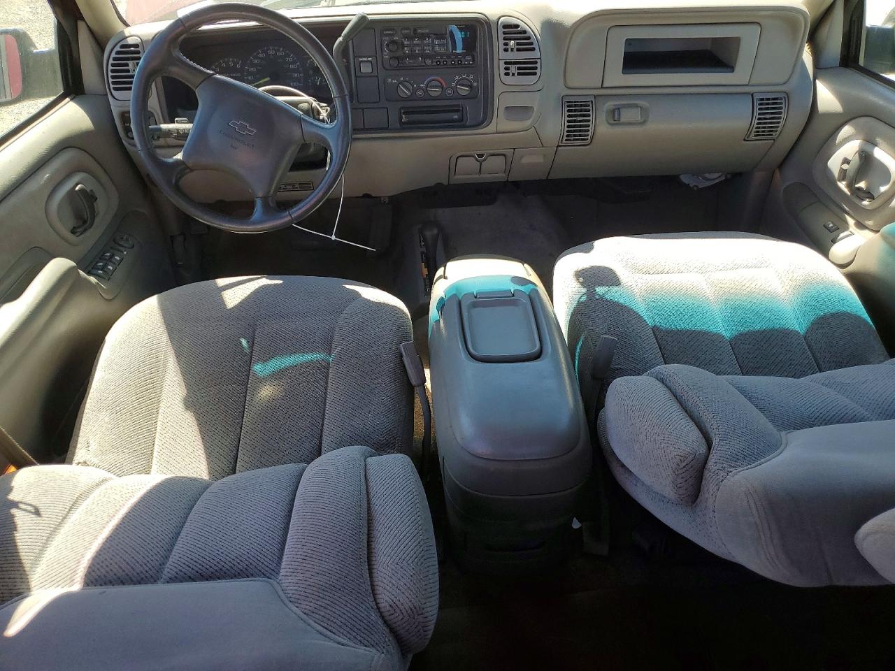 1998 Chevrolet Gmt-400 Burgundy vin: 1GCHK33J1WF024283