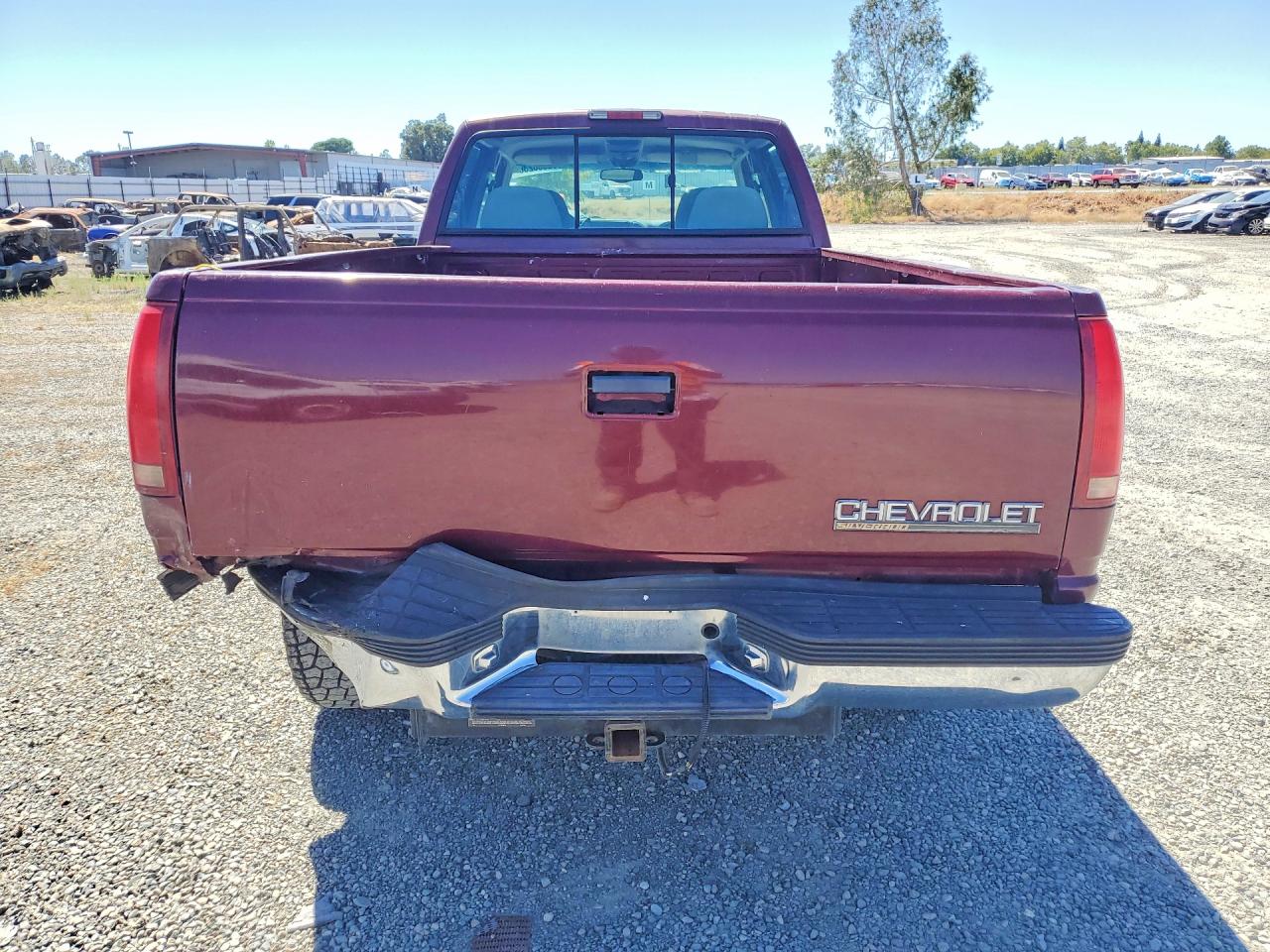1998 Chevrolet Gmt-400 Burgundy vin: 1GCHK33J1WF024283