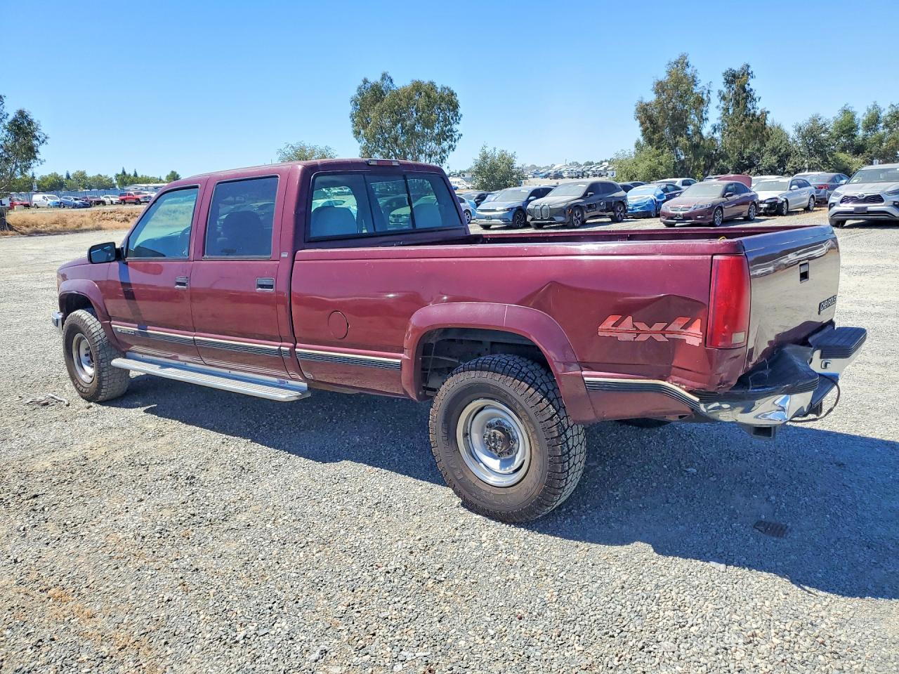 1998 Chevrolet Gmt-400 Burgundy vin: 1GCHK33J1WF024283