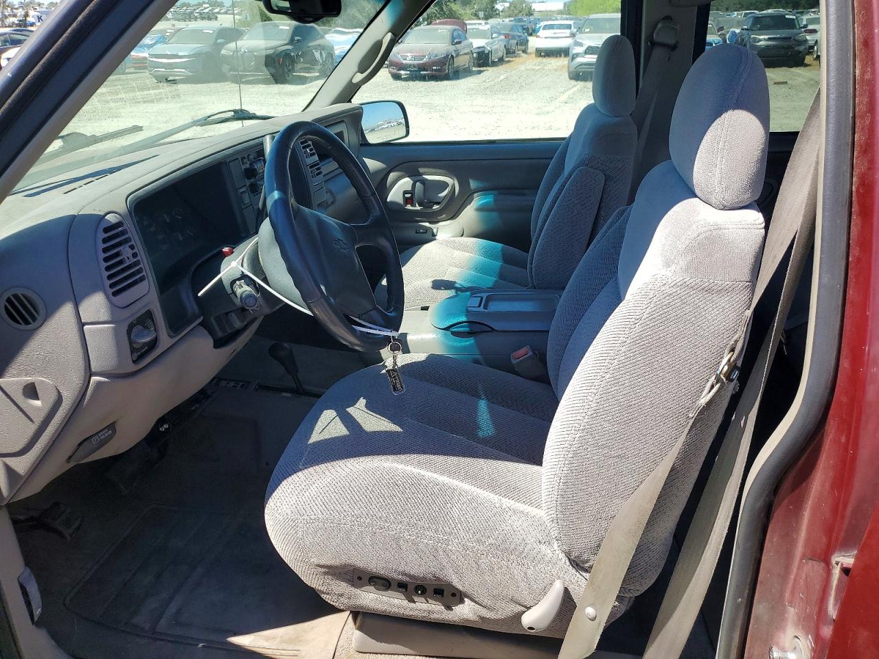 1998 Chevrolet Gmt-400 Burgundy vin: 1GCHK33J1WF024283