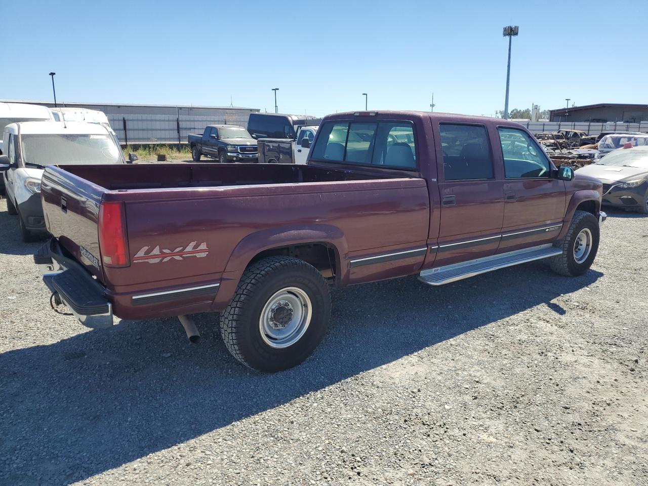 1998 Chevrolet Gmt-400 Burgundy vin: 1GCHK33J1WF024283