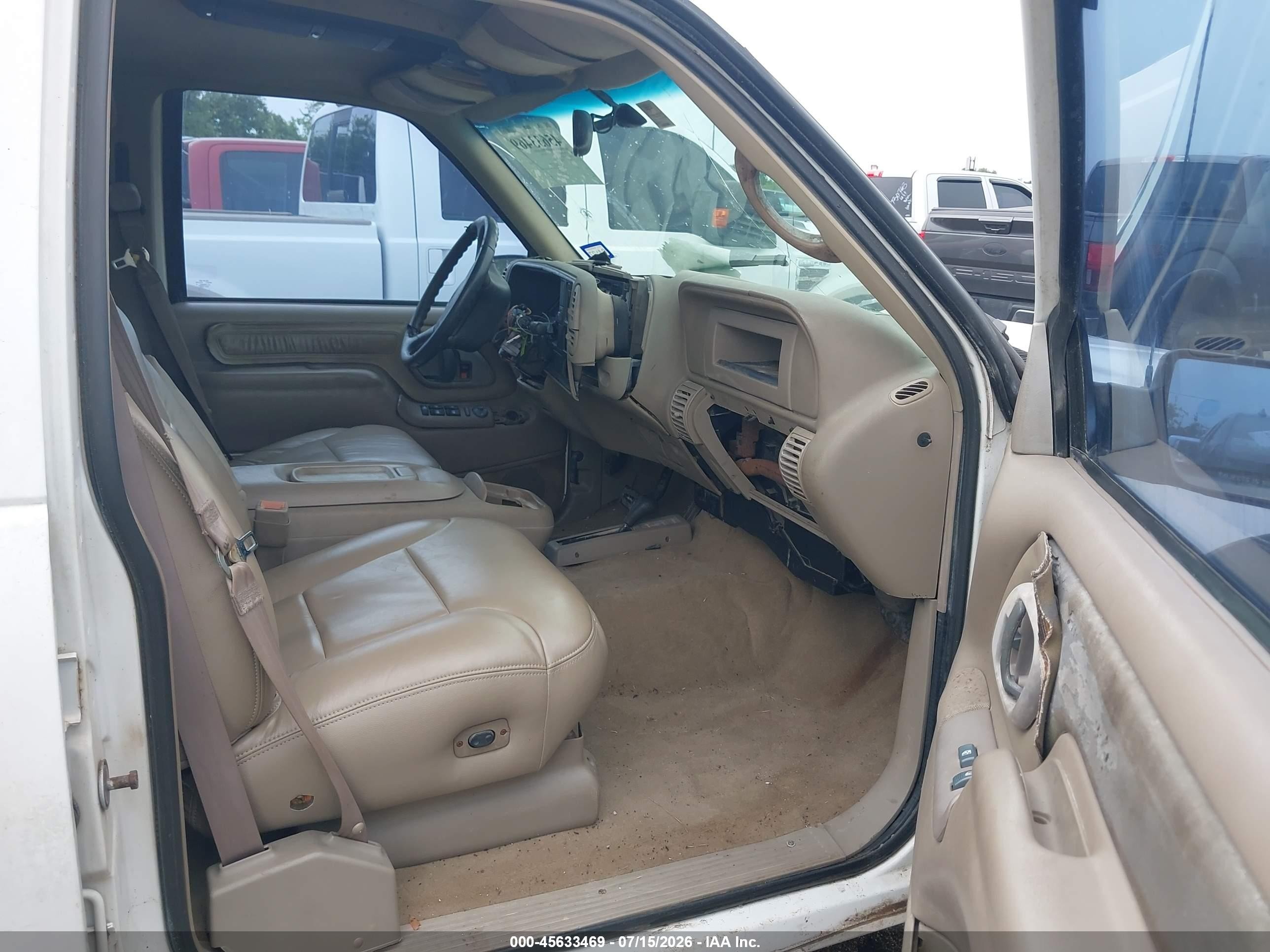 1998 Chevrolet K3500   White vin: 1GCHK33J2WF048270