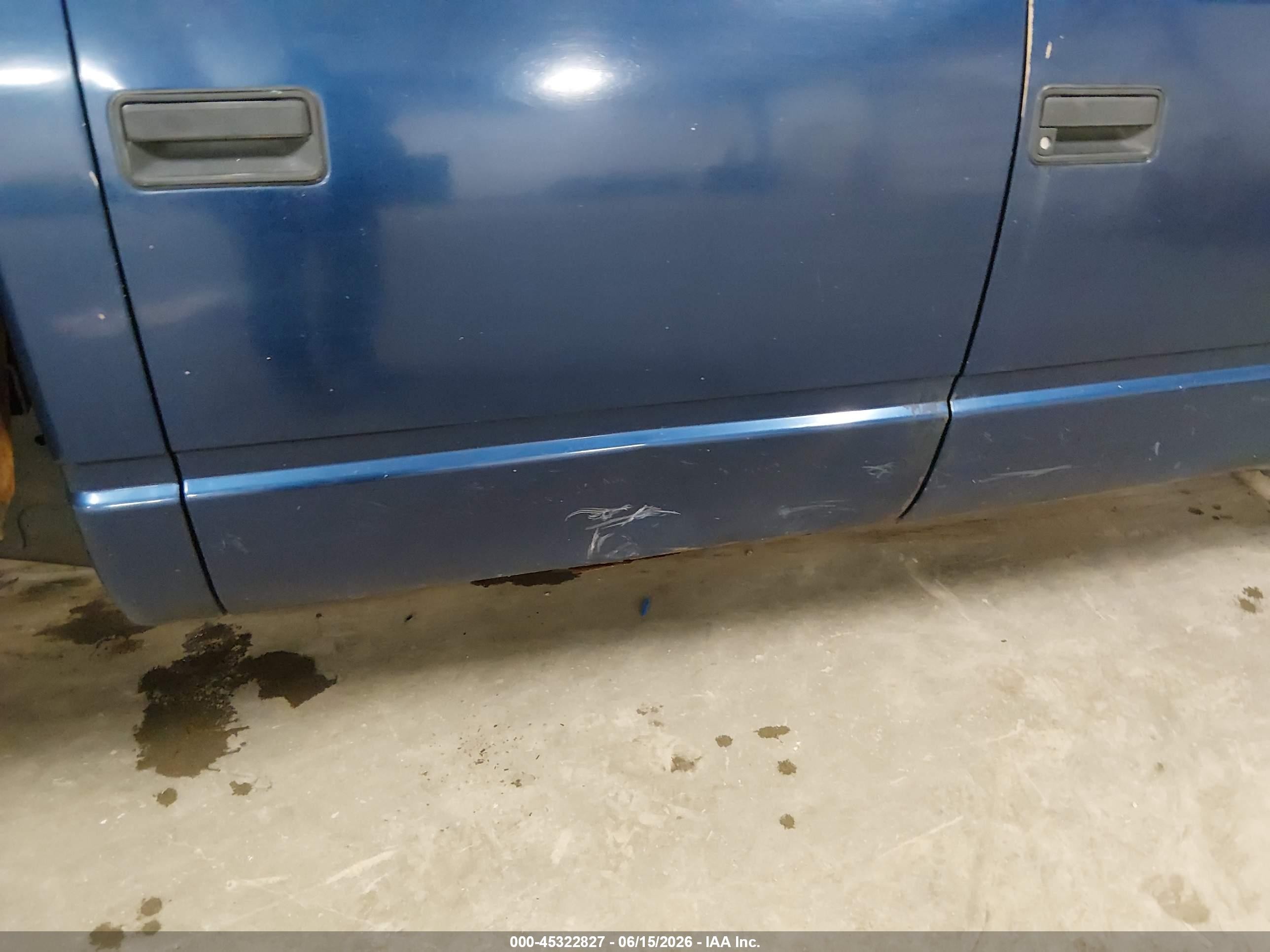 1998 Chevrolet K3500   Blue vin: 1GCHK33R9WF049955
