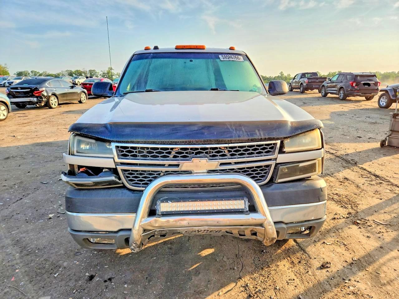 2005 Chevrolet Silverado K3500 Silver vin: 1GCHK33U35F931691