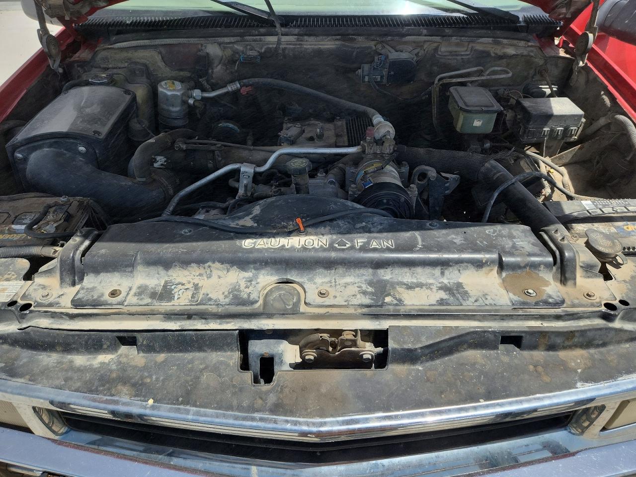 1998 Chevrolet Gmt-400 K3500 Red vin: 1GCHK34F9WF018645