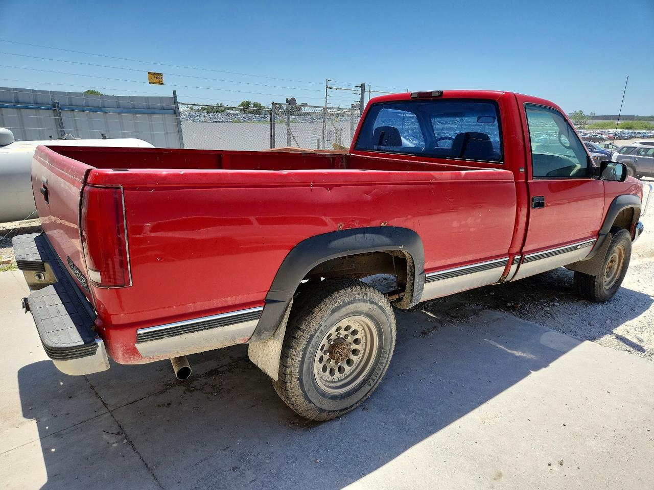 1998 Chevrolet Gmt-400 K3500 Red vin: 1GCHK34F9WF018645
