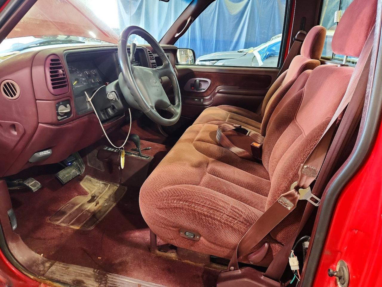 1998 Chevrolet Gmt-400 K3500 Red vin: 1GCHK34R8WZ263011