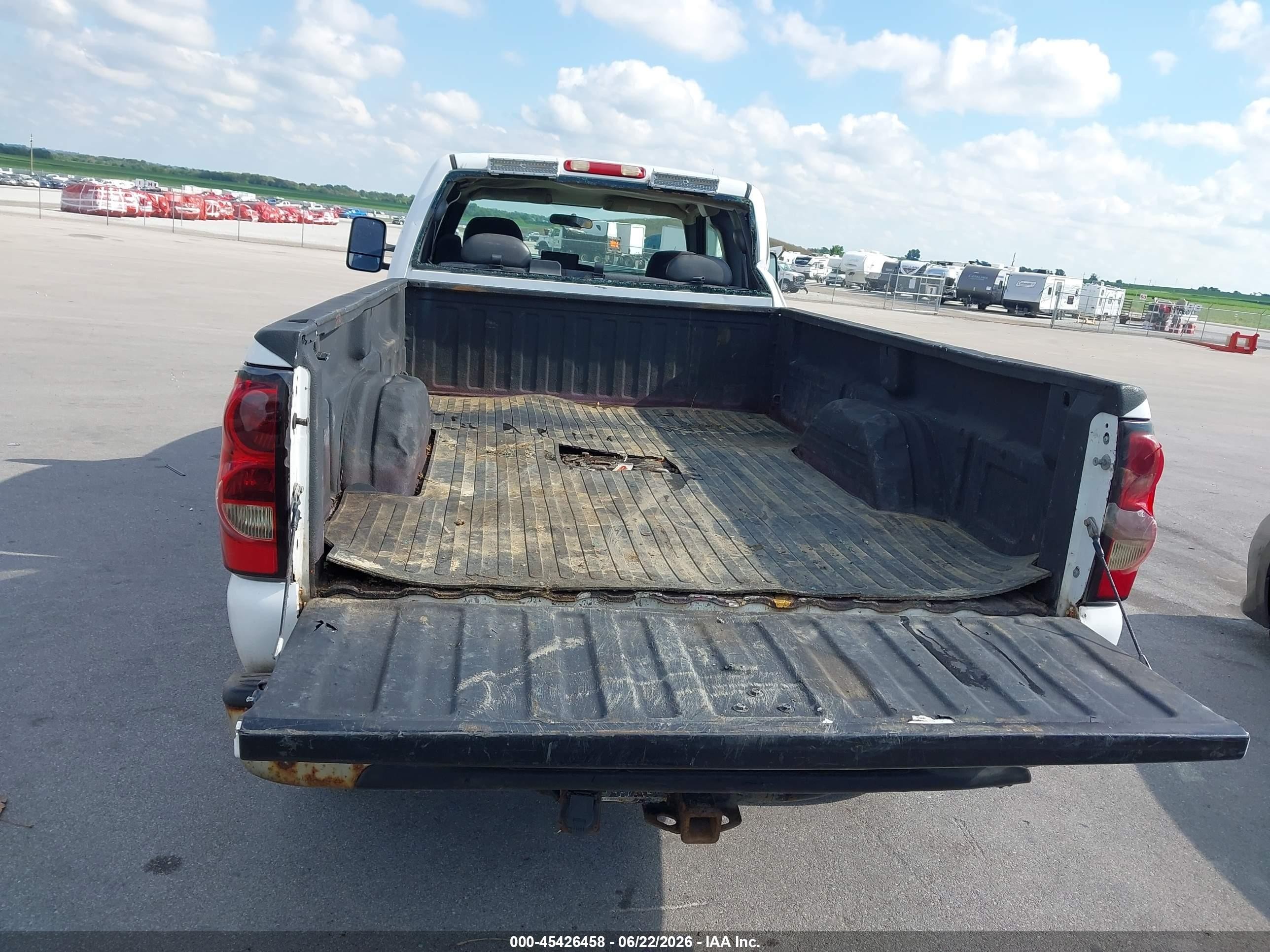 2007 Chevrolet Silverado 3500 Classic Work Truck Белый vin: 1GCHK39U47E155992