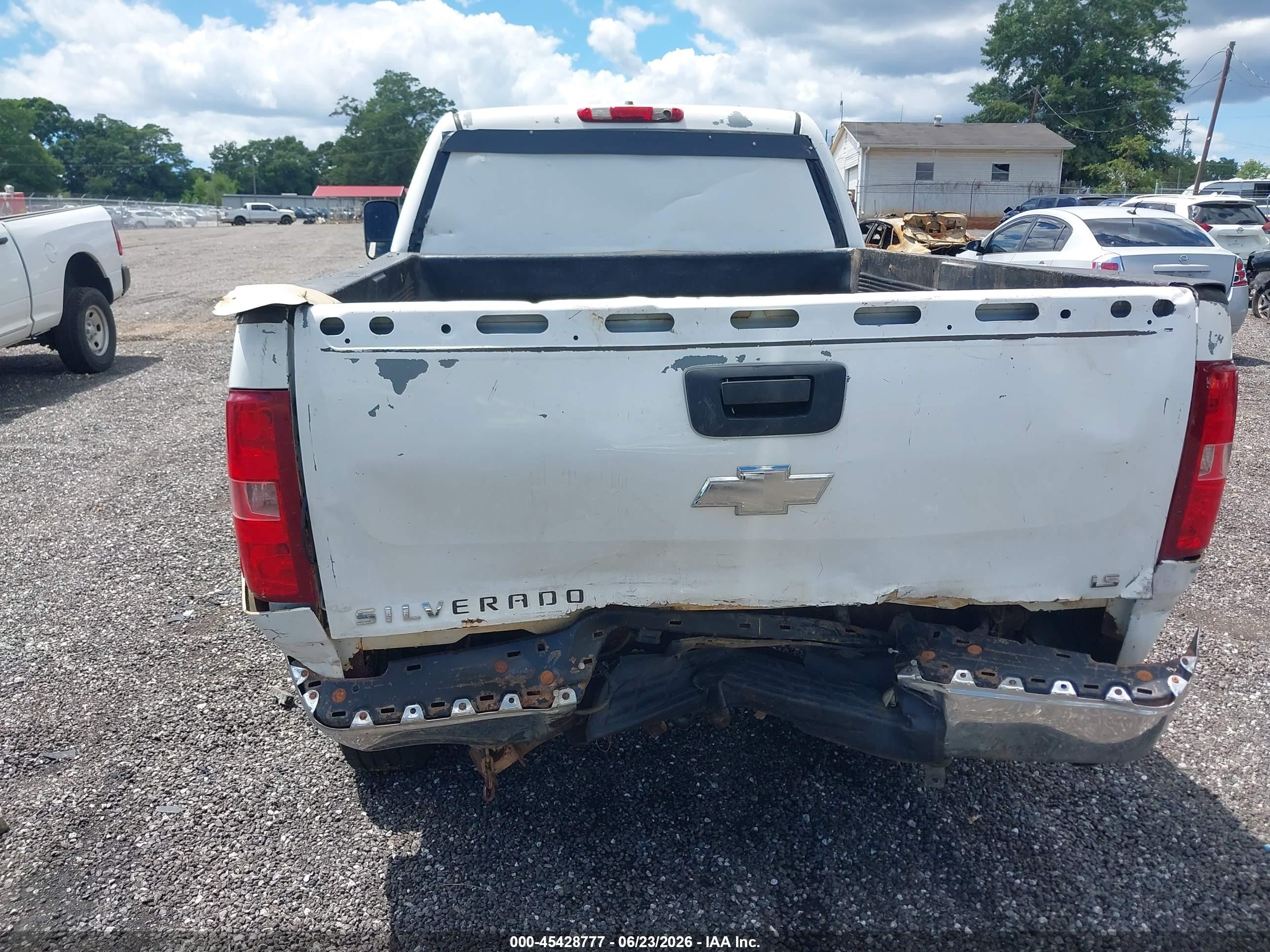2009 Chevrolet Silverado 2500hd Work Truck White vin: 1GCHK43KX9F159667