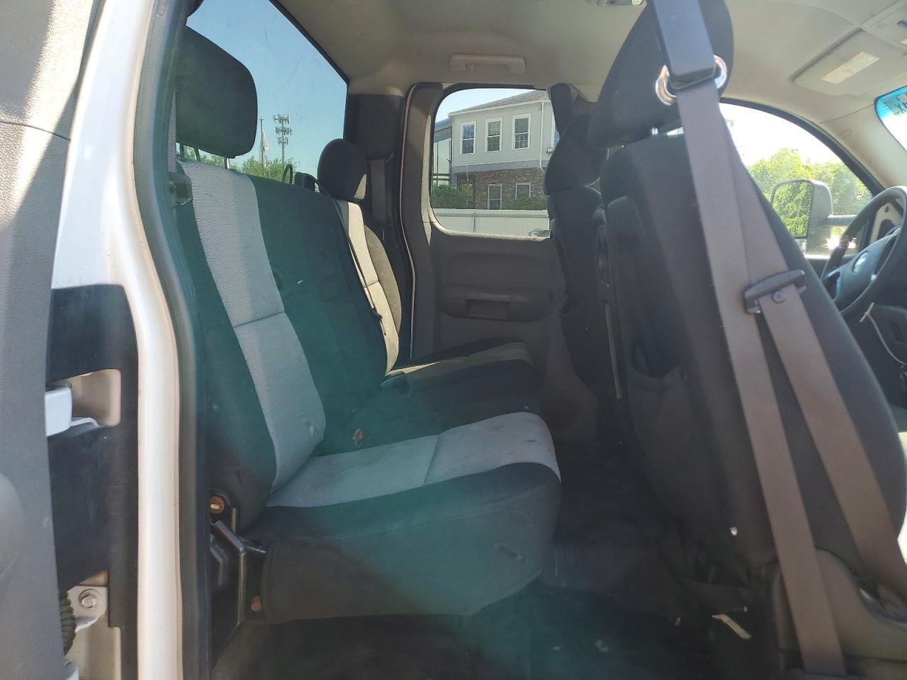 2009 Chevrolet Silverado K2500 Heavy Duty White vin: 1GCHK49KX9E100762