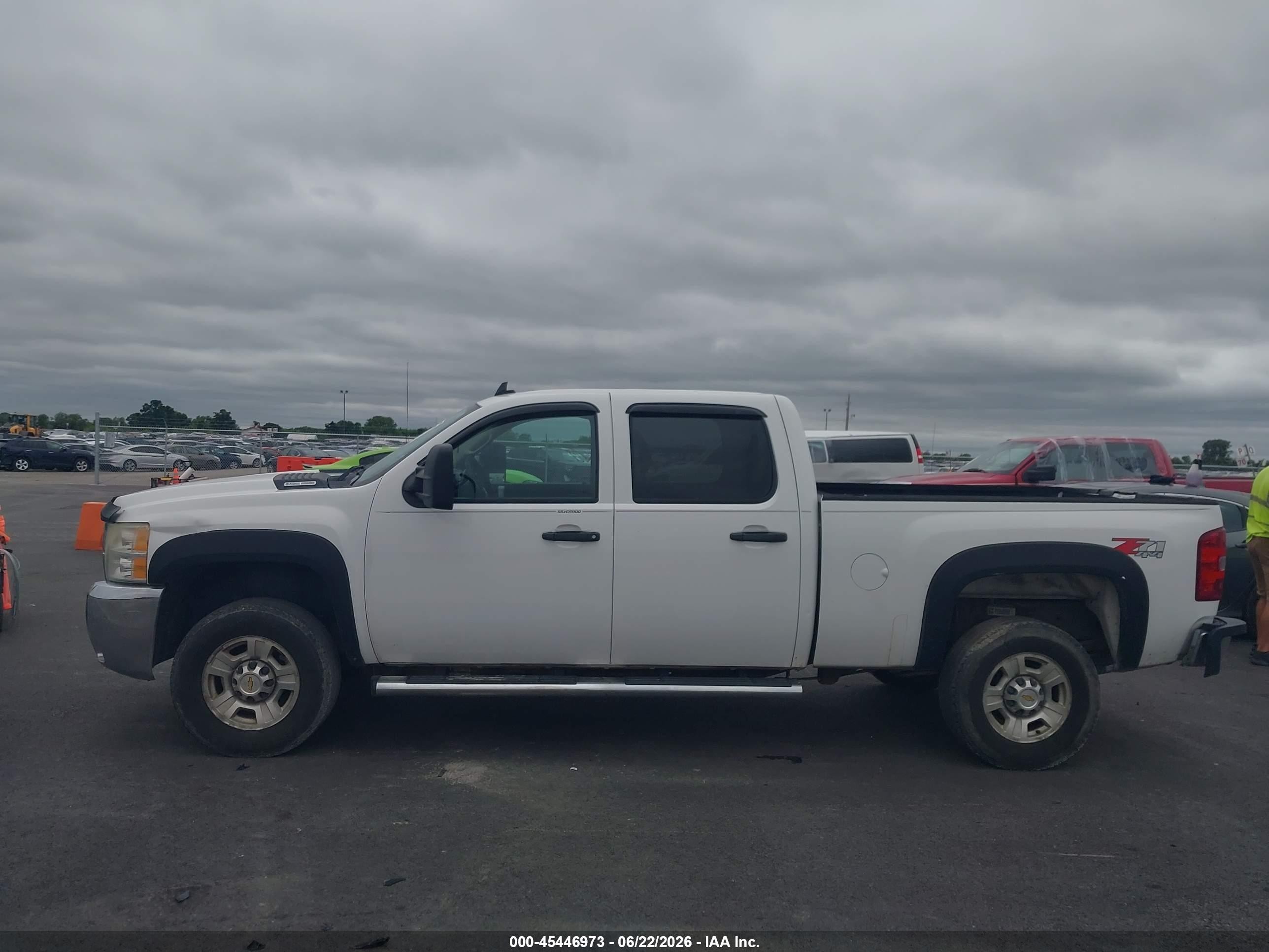 2009 Chevrolet Silverado 2500hd Lt White vin: 1GCHK53629F180649
