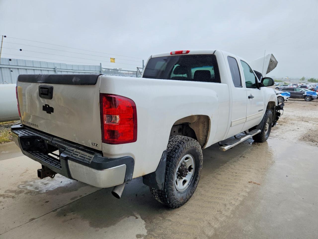 2009 Chevrolet Silverado K2500 Heavy Duty Lt White vin: 1GCHK59K59E138471