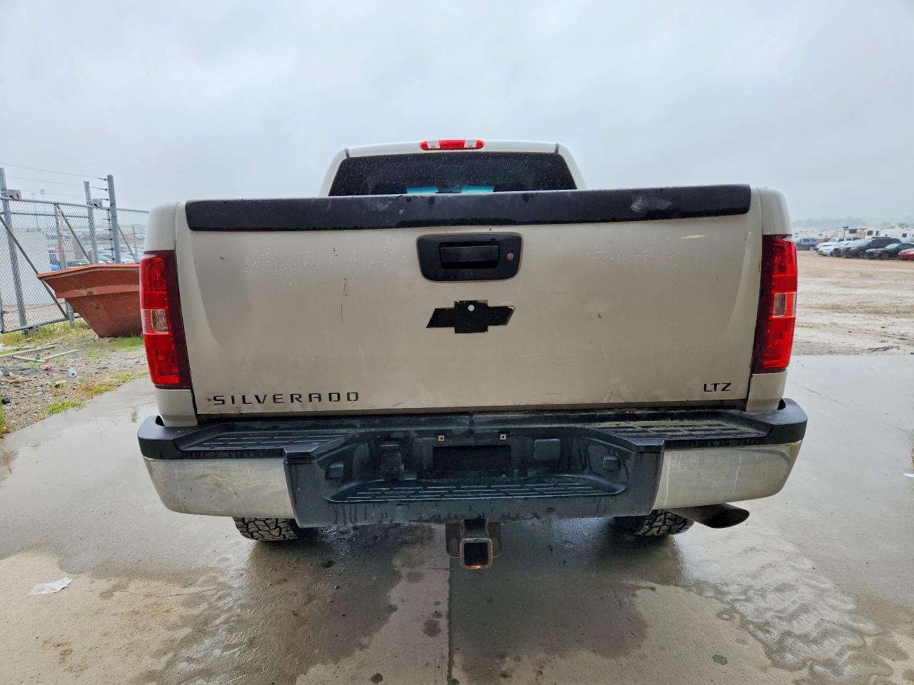 2009 Chevrolet Silverado K2500 Heavy Duty Lt White vin: 1GCHK59K59E138471