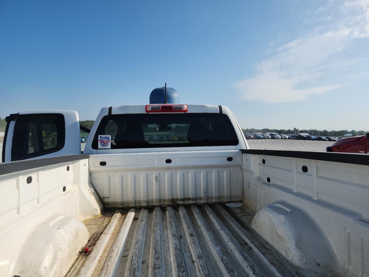 2015 Chevrolet Colorado Белый vin: 1GCHSAEA2F1217797 Damage: Inside Bed, Multiple Scratches Heavy, 10 Or More