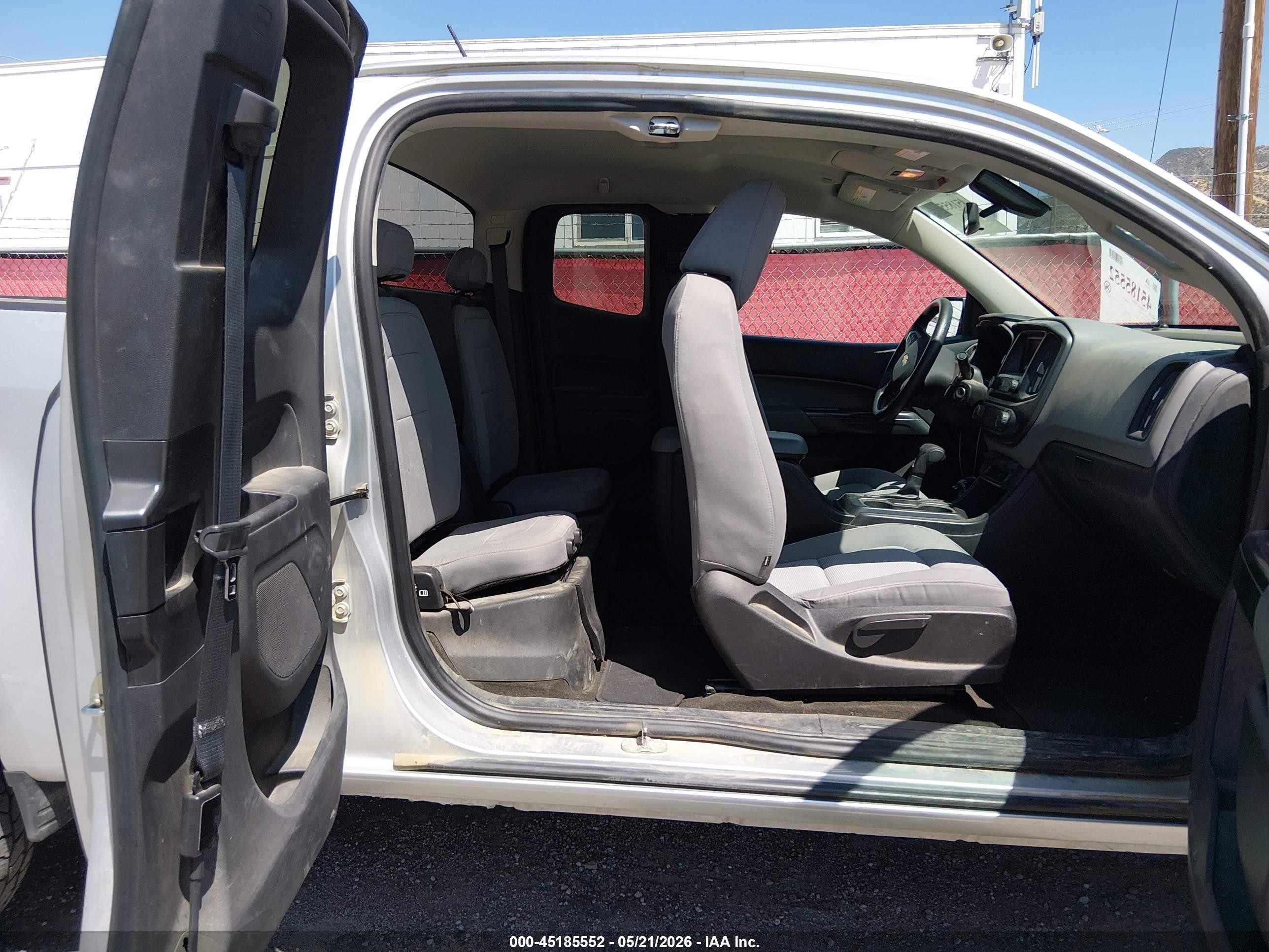 2015 Chevrolet Colorado Wt Серебряный vin: 1GCHSAEA7F1232263
