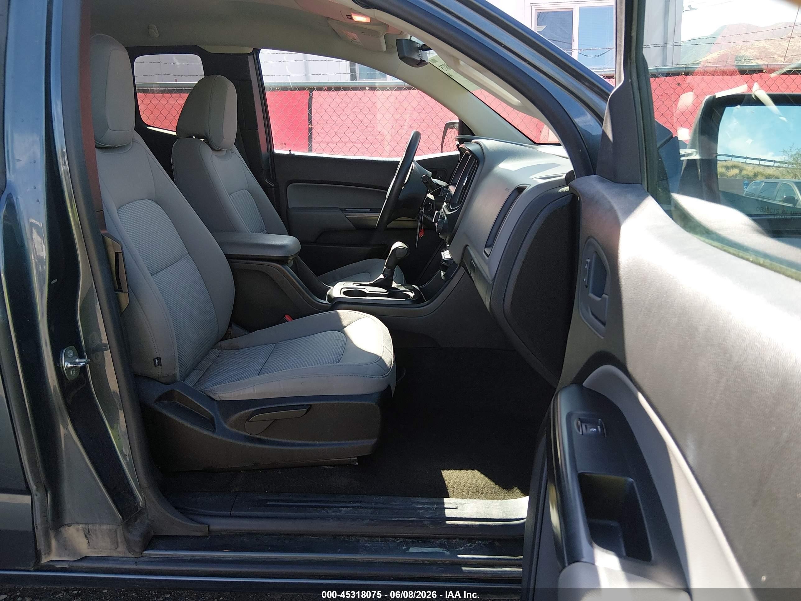 2015 Chevrolet Colorado Wt Gray vin: 1GCHSAEA7F1232327