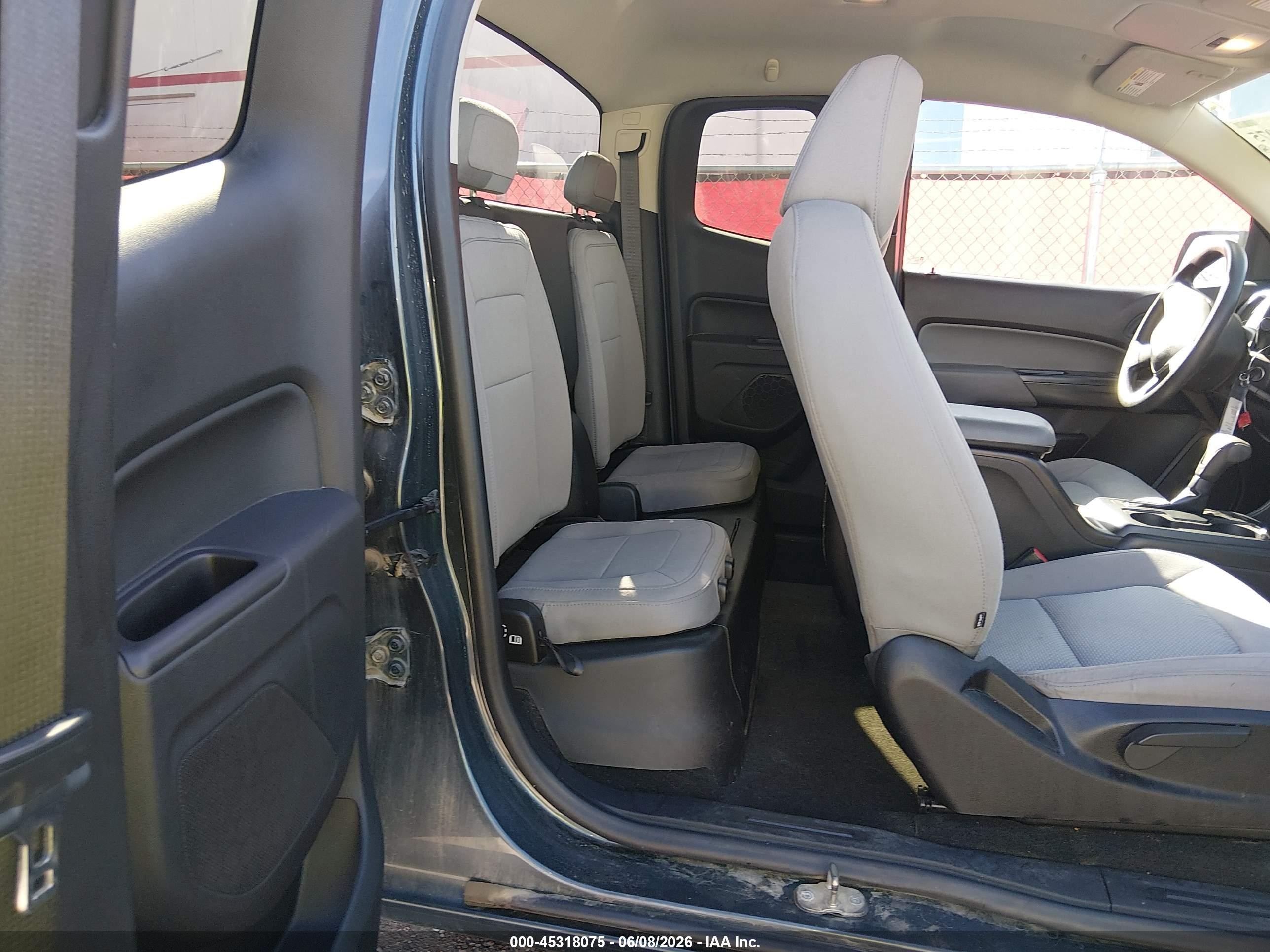 2015 Chevrolet Colorado Wt Gray vin: 1GCHSAEA7F1232327