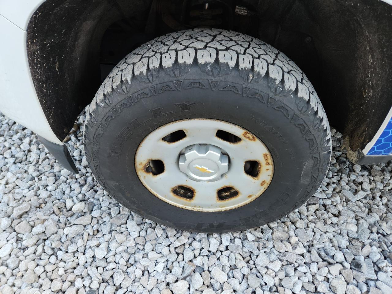 2015 Chevrolet Colorado White vin: 1GCHSAEA9F1189190 Damage: Left Front Wheel, Rust, Repair Required