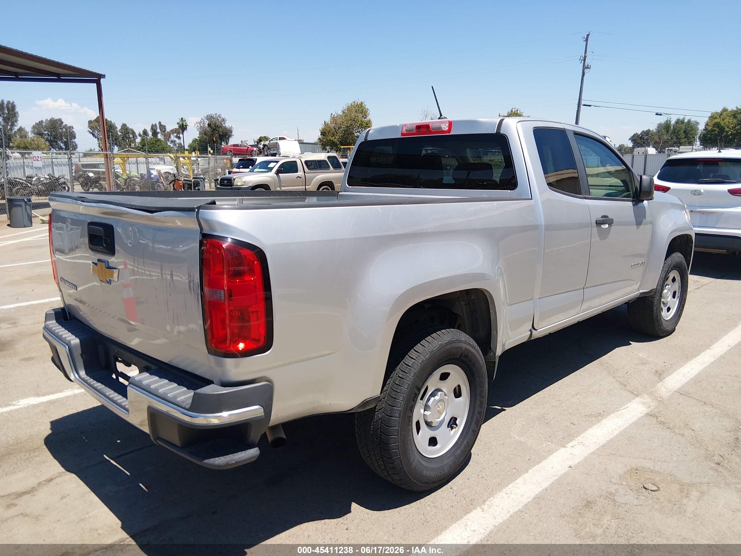 2015 Chevrolet Colorado 2wd Wt Silver vin: 1GCHSAEAXF1231737