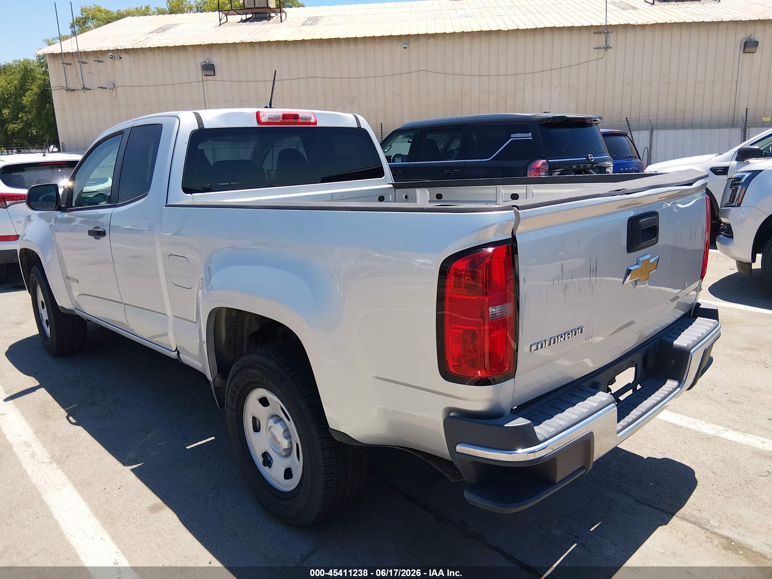 2015 Chevrolet Colorado 2wd Wt Silver vin: 1GCHSAEAXF1231737