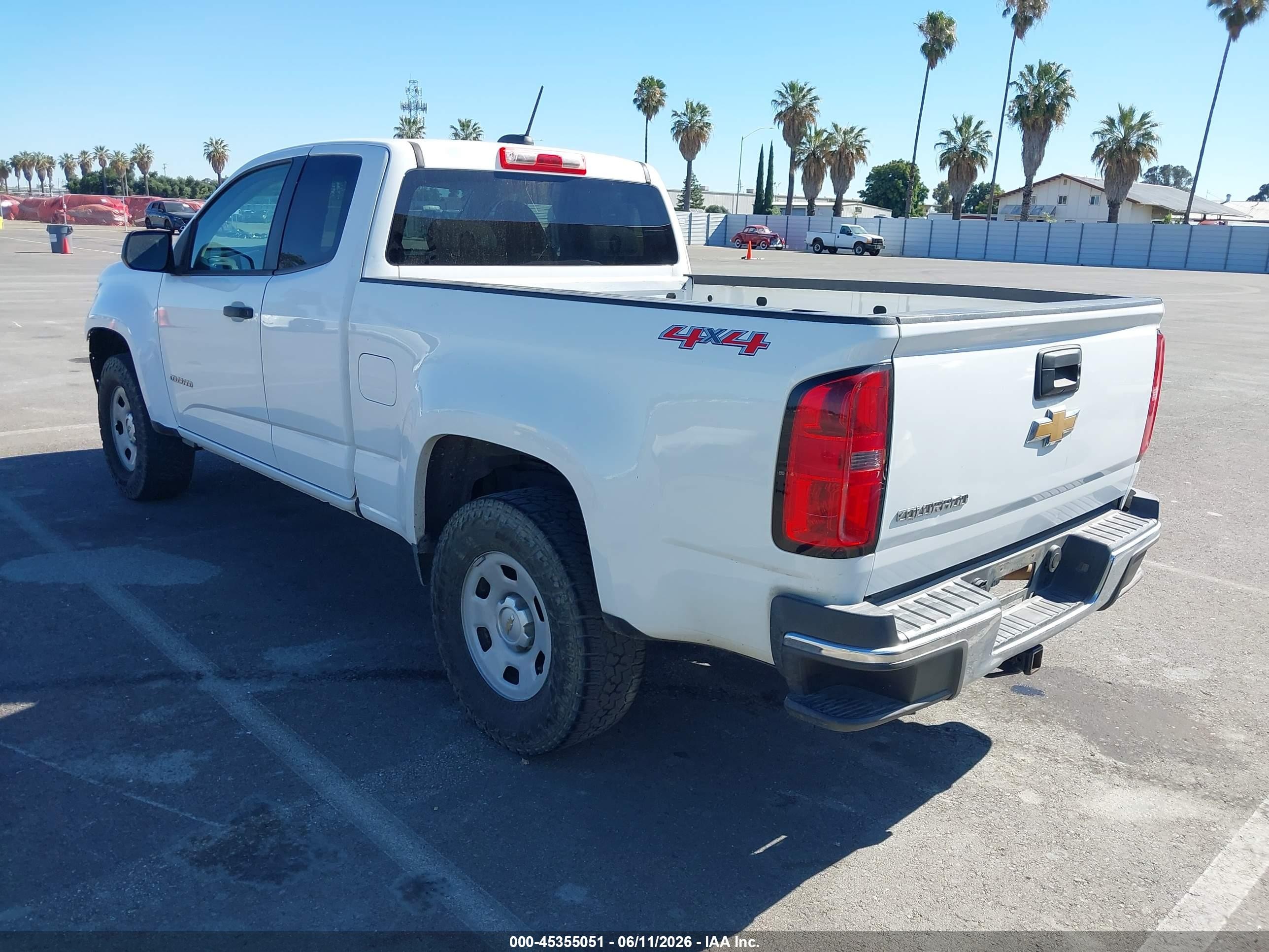 2015 Chevrolet Colorado Wt White vin: 1GCHTAEA8F1187430