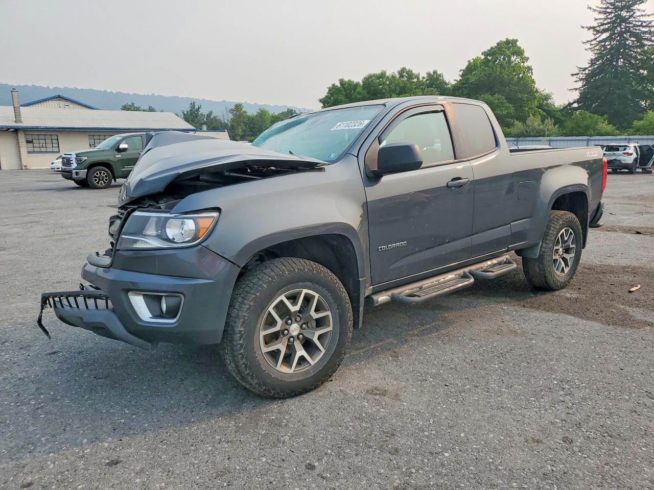 2015 Chevrolet Colorado Z71 Gray vin: 1GCHTCE37F1192583