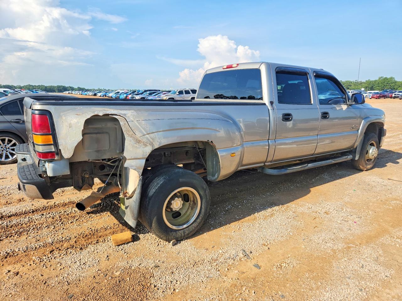 2002 Chevrolet Silverado C3500 Gold vin: 1GCJC33122F131674
