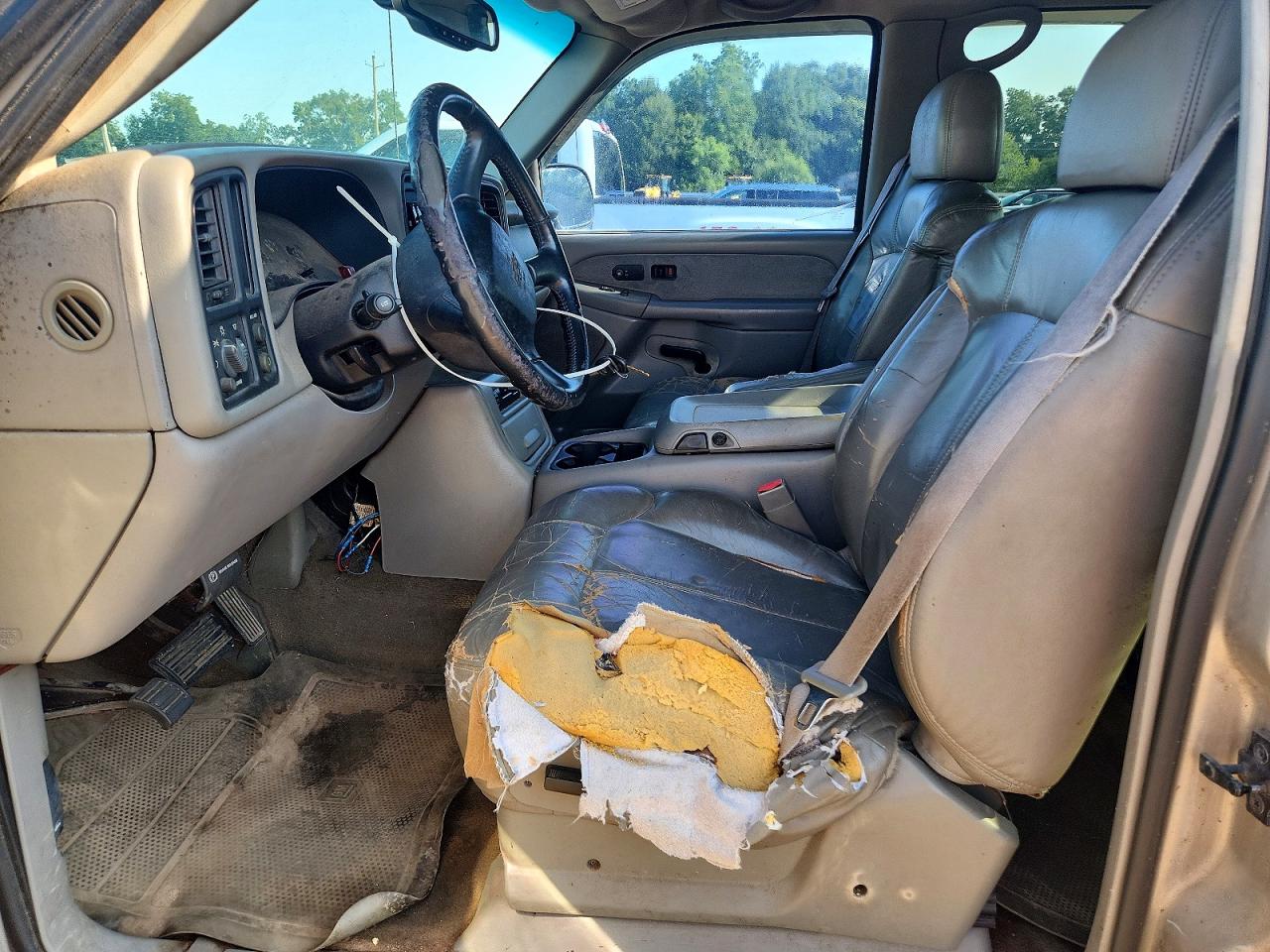 2002 Chevrolet Silverado C3500 Gold vin: 1GCJC33122F131674