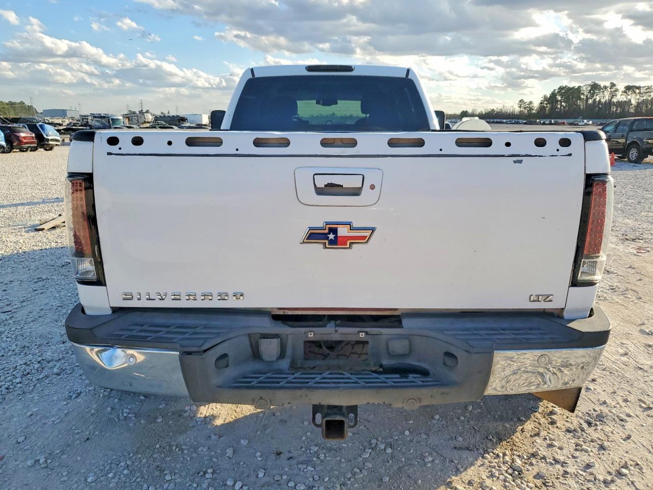 2008 Chevrolet Silverado C3500 White vin: 1GCJC33668F223911