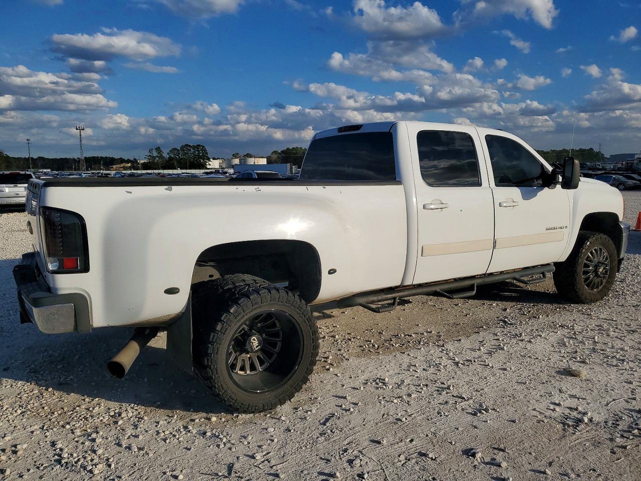 2008 Chevrolet Silverado C3500 White vin: 1GCJC33668F223911