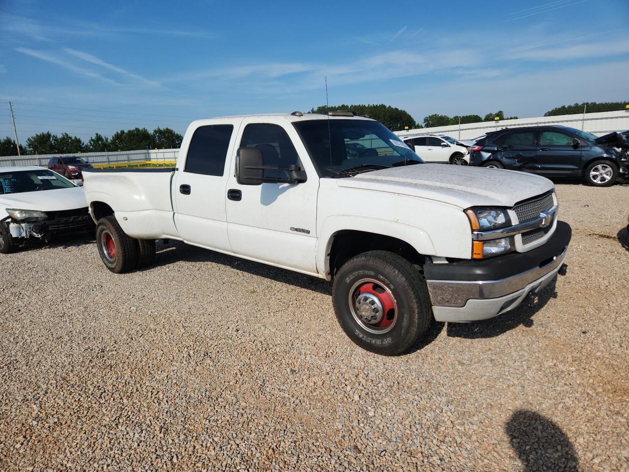 2004 Chevrolet Silverado C3500 White vin: 1GCJC33U34F184543