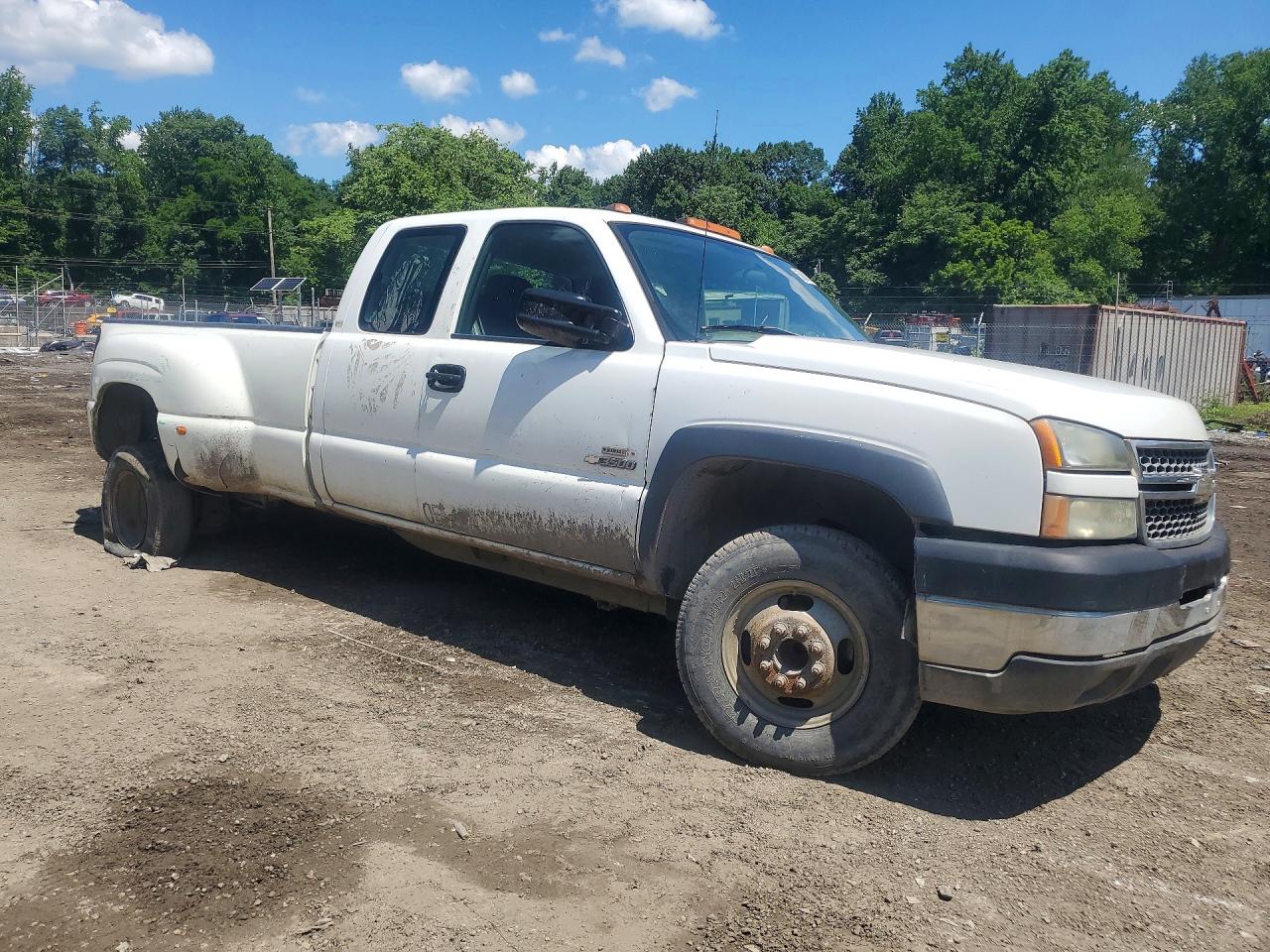 2005 Chevrolet Silverado C3500 White vin: 1GCJC39275E318855