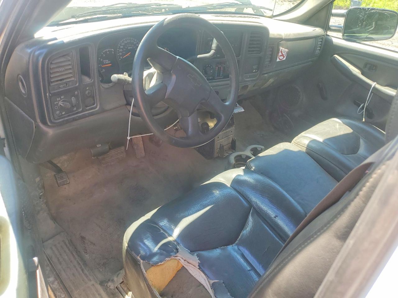 2005 Chevrolet Silverado C3500 White vin: 1GCJC39275E318855