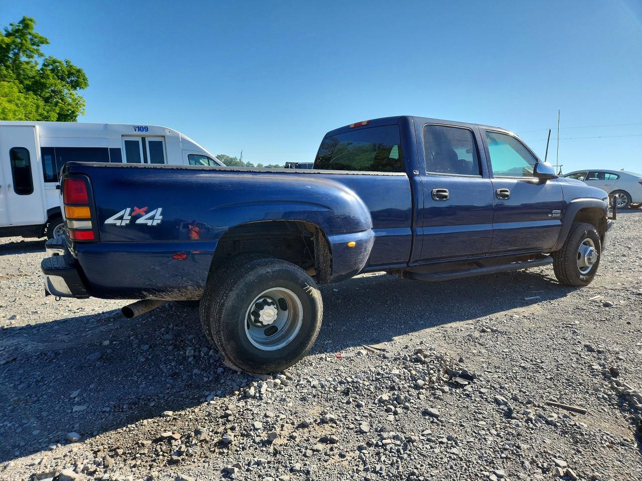 2002 Chevrolet Silverado K3500 Blue vin: 1GCJK33192F121954
