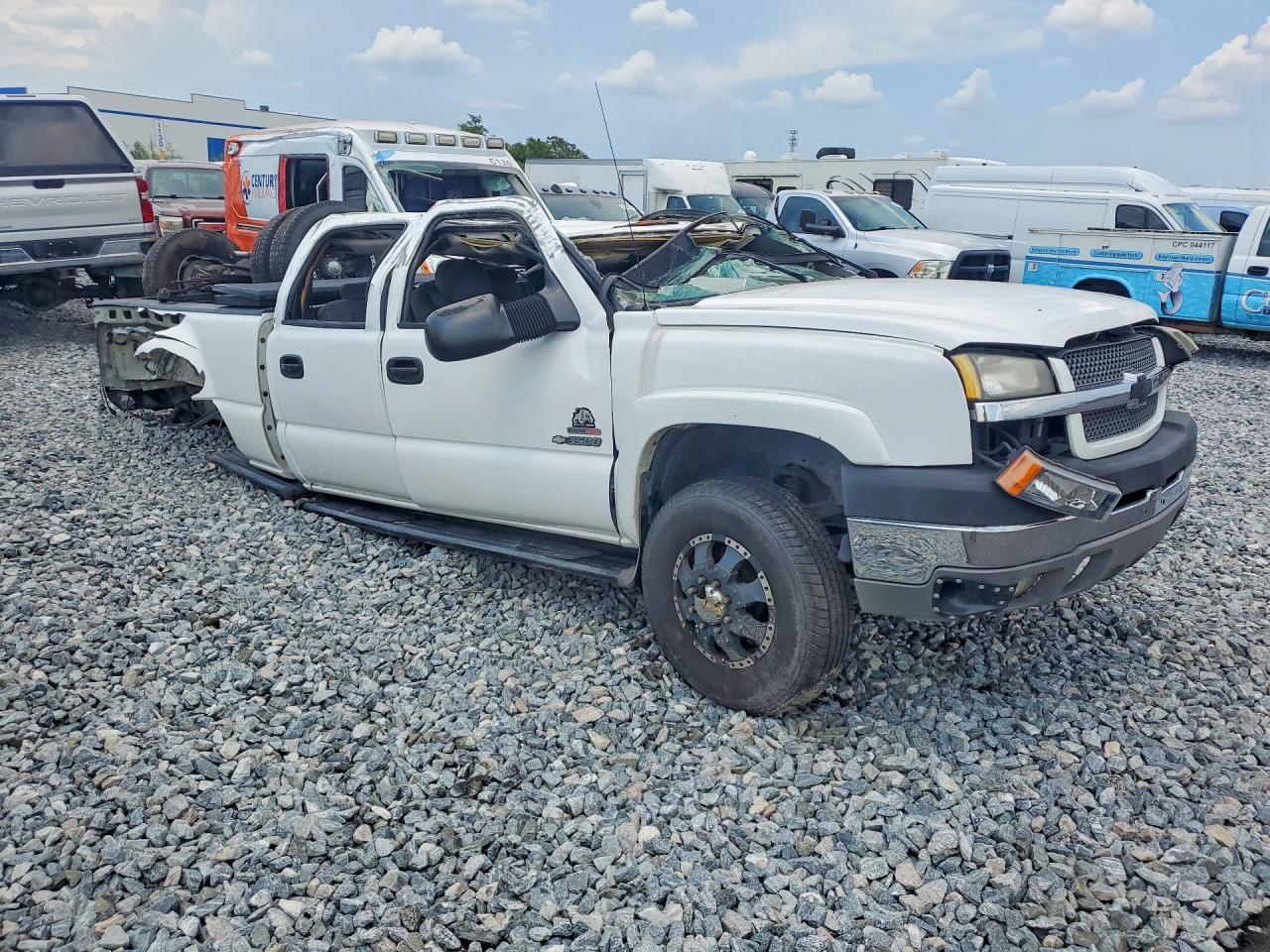2004 Chevrolet Silverado K3500 White vin: 1GCJK33284F180375