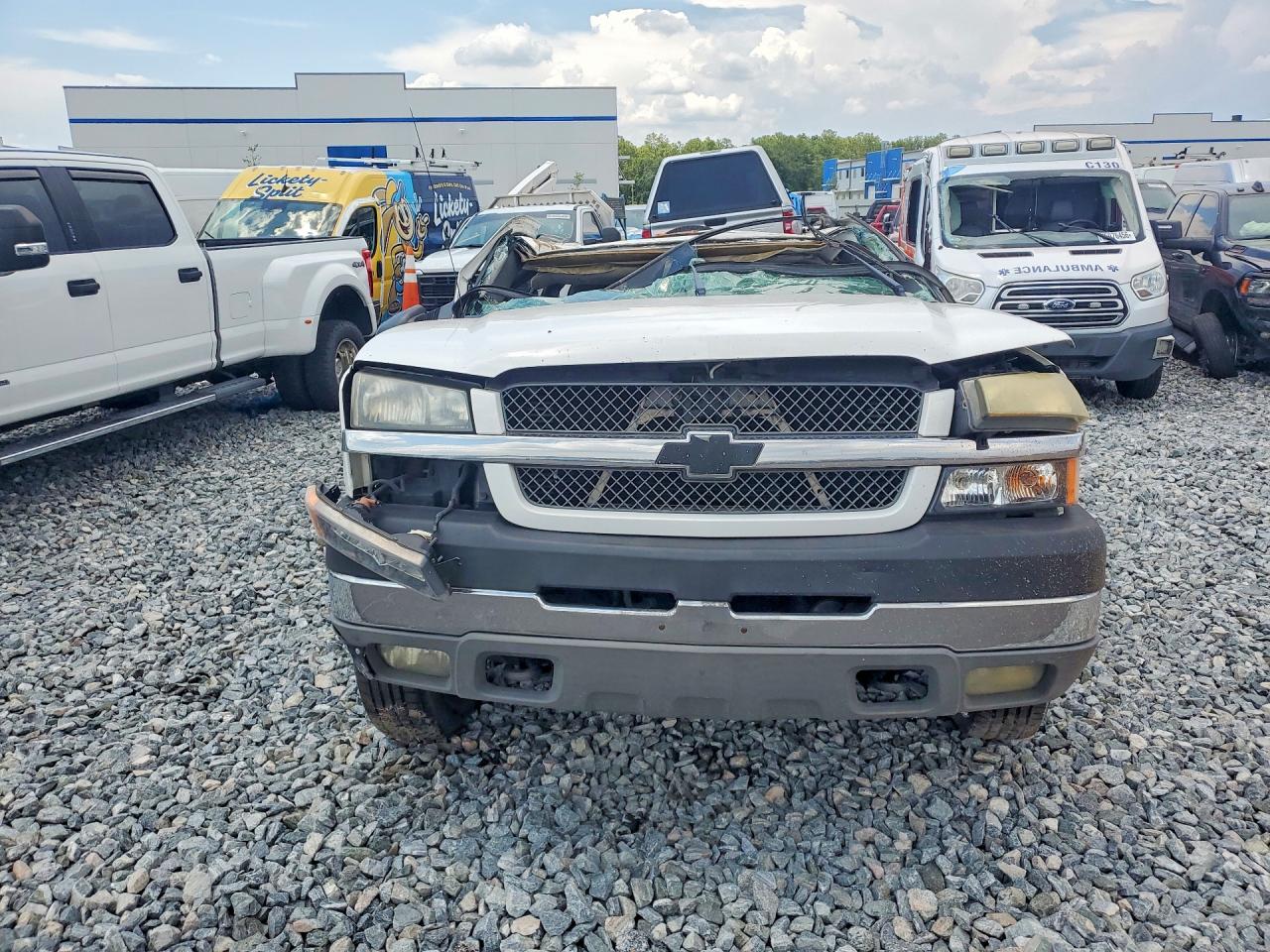2004 Chevrolet Silverado K3500 White vin: 1GCJK33284F180375