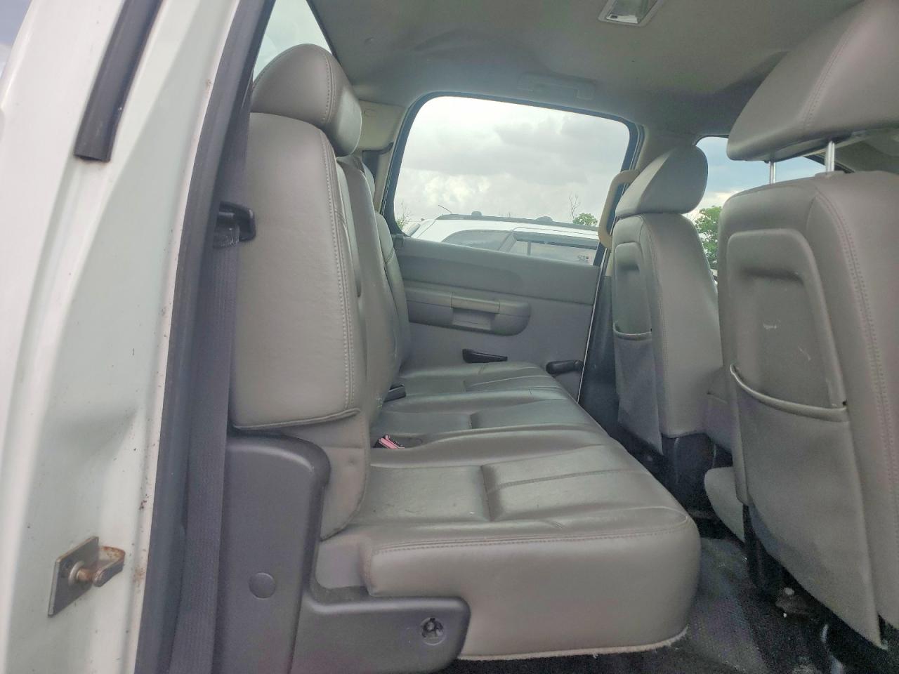 2008 Chevrolet Silverado K3500 Белый vin: 1GCJK33638F150967