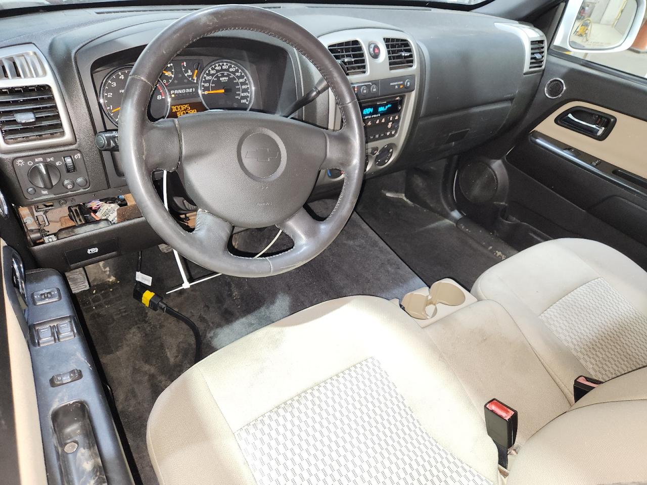 2011 Chevrolet Colorado Lt Белый vin: 1GCJTCFE3B8127538 Damage: Dash Trim Panel, Missing, Replacement Required