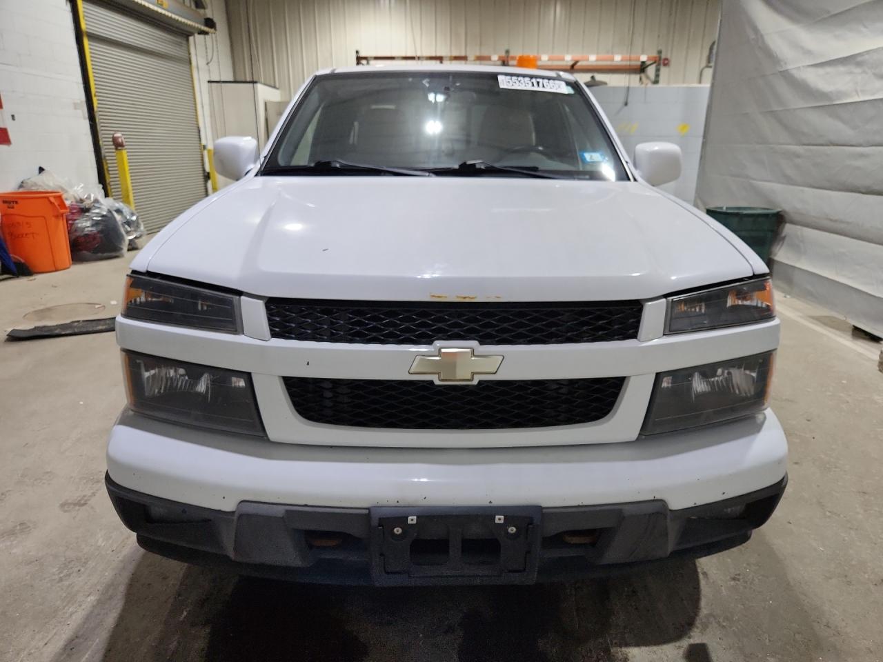 2011 Chevrolet Colorado Lt Белый vin: 1GCJTCFE3B8127538 Damage: Front Bumper Cover Upper, Chipped, 10 Or More
