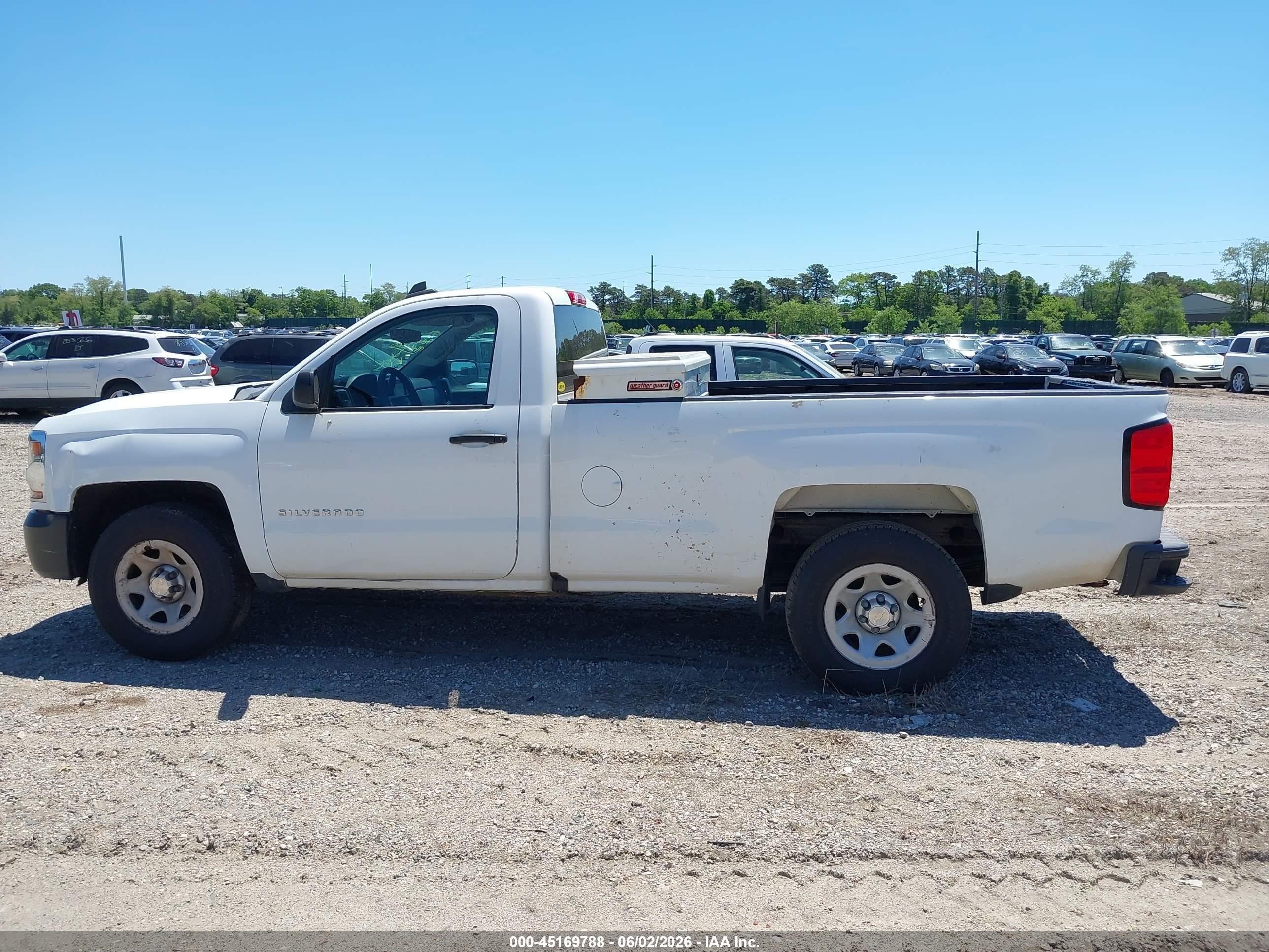 2017 Chevrolet Silverado 1500 Wt Белый vin: 1GCNCNEC4HZ135129