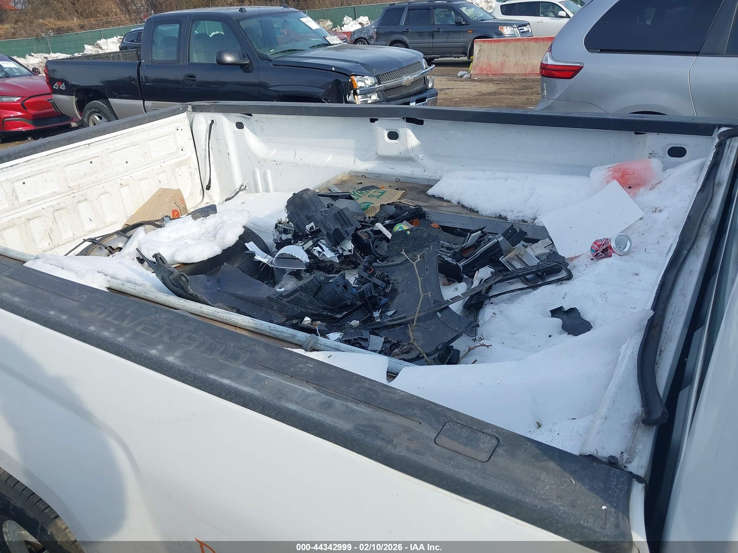 2016 Chevrolet Silverado 1500 Wt White vin: 1GCNCNEH4GZ277300