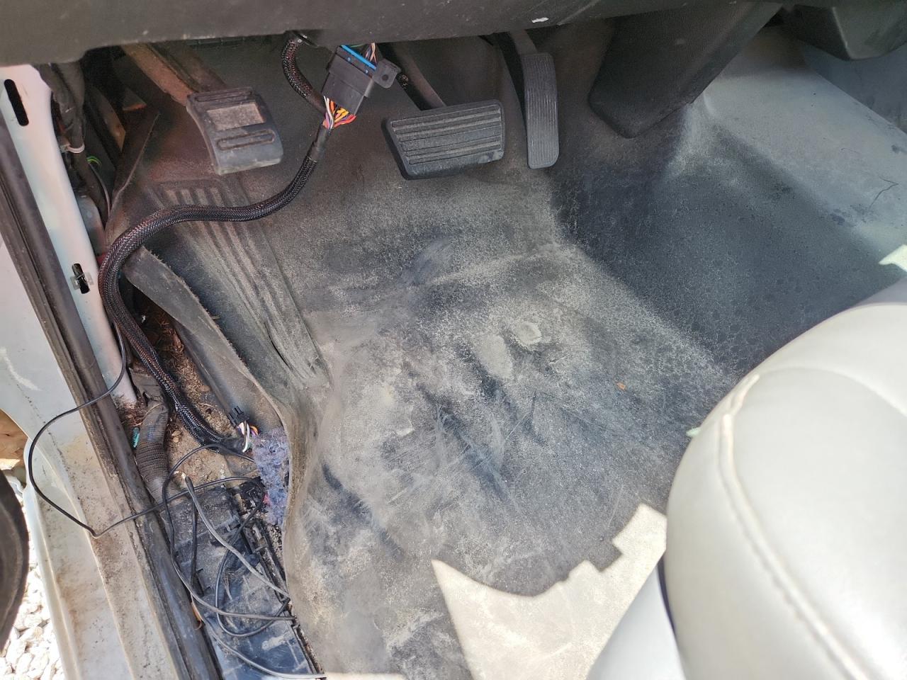 2018 Chevrolet Silverado C1500 White vin: 1GCNCNEH9JZ222462 Damage: Left Front Carpet, Loose, Repair Required