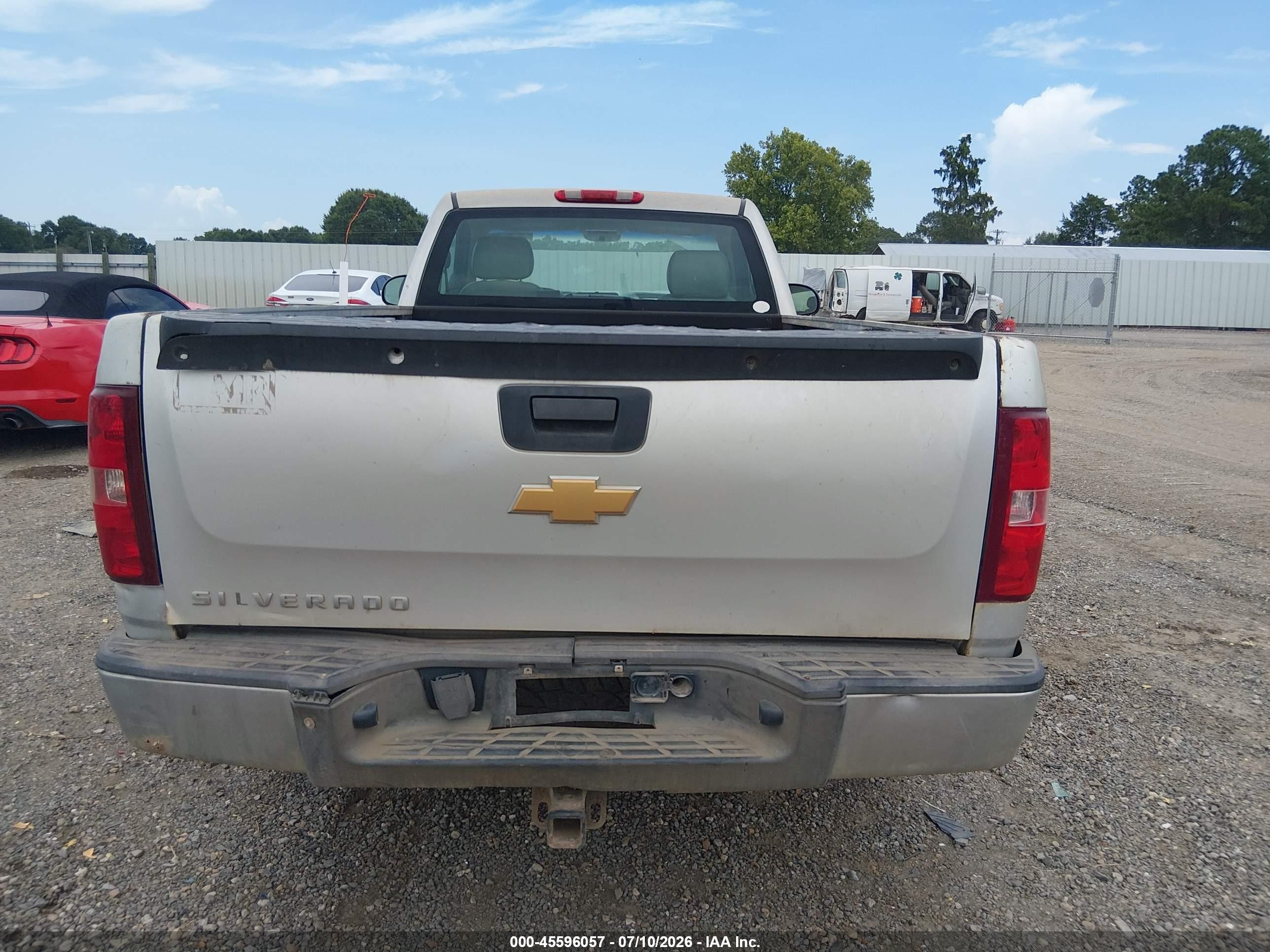 2013 Chevrolet Silverado 1500 Work Truck Серебряный vin: 1GCNCPE01DZ143474