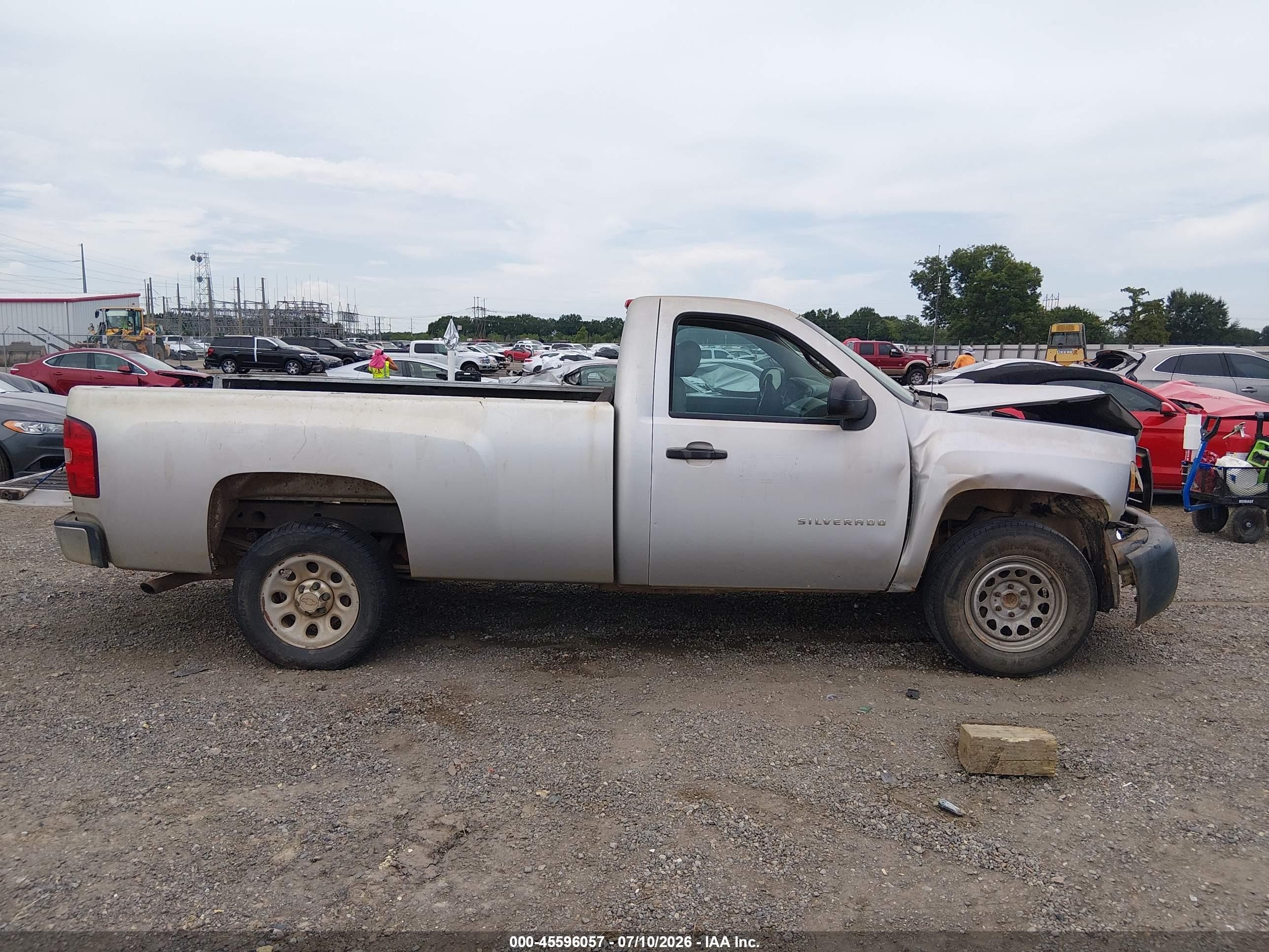 2013 Chevrolet Silverado 1500 Work Truck Серебряный vin: 1GCNCPE01DZ143474