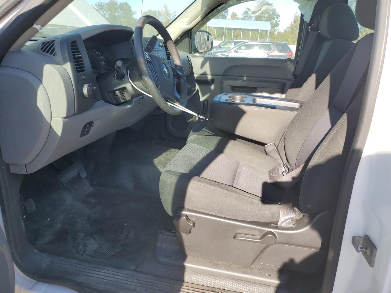 2012 Chevrolet Silverado C1500 White vin: 1GCNCPE04CZ226606
