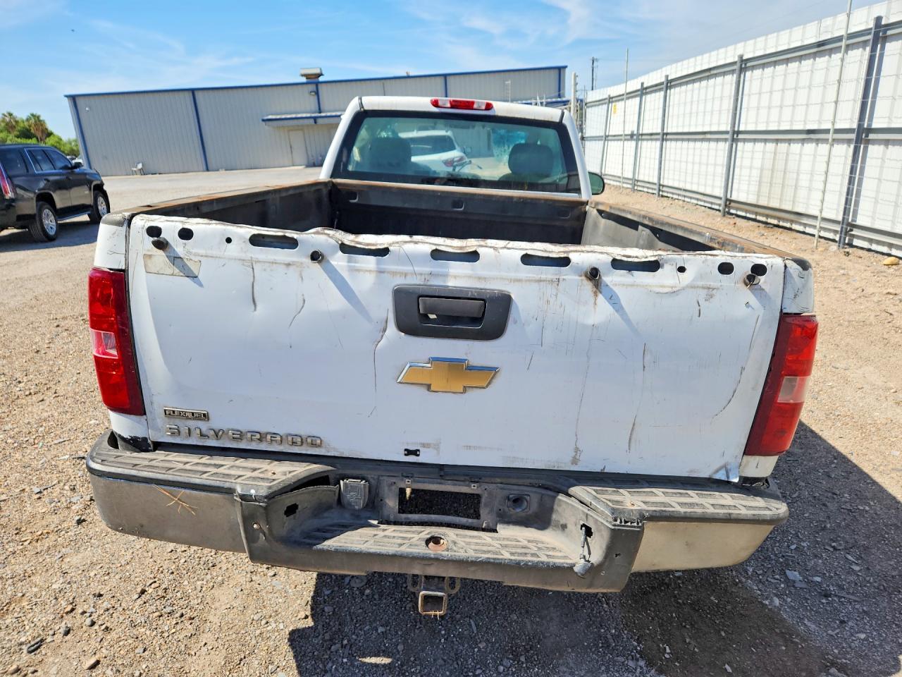 2011 Chevrolet Silverado C1500 Белый vin: 1GCNCPE09BZ345430